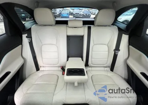 2017 Jaguar F-Pace Prestige z USA, uszkodzony, nr VIN SADCK2BV2HA077734